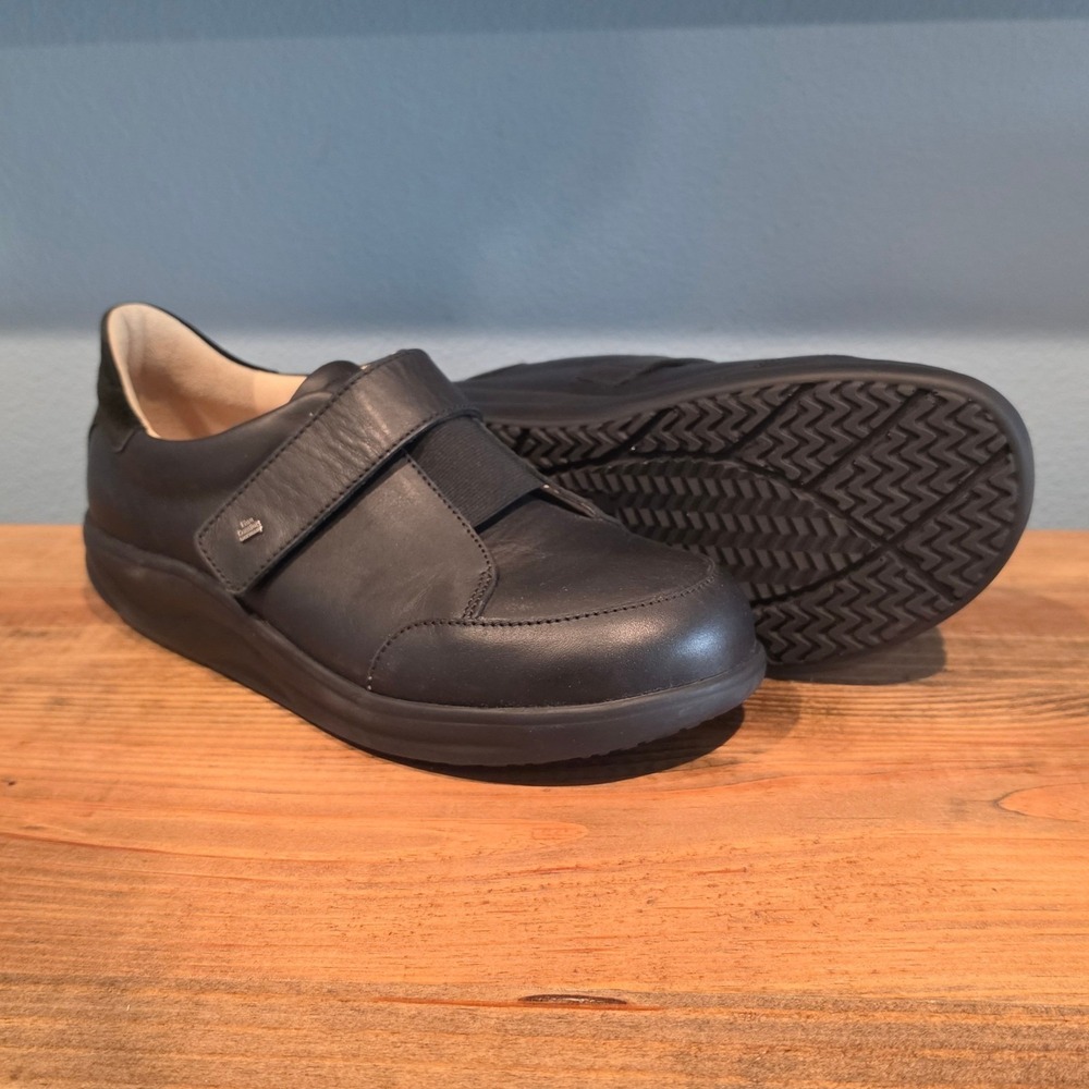Finn Comfort Suzuka Womens Walking Shoes Black Leather Hook Loop Strap Size 8